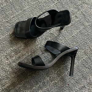Gucci Black Square Toe Sandal Size 7.5 (38 1/2)